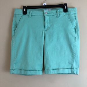 Celebrity Pink Bermuda shorts Stretchy 11 Juniors